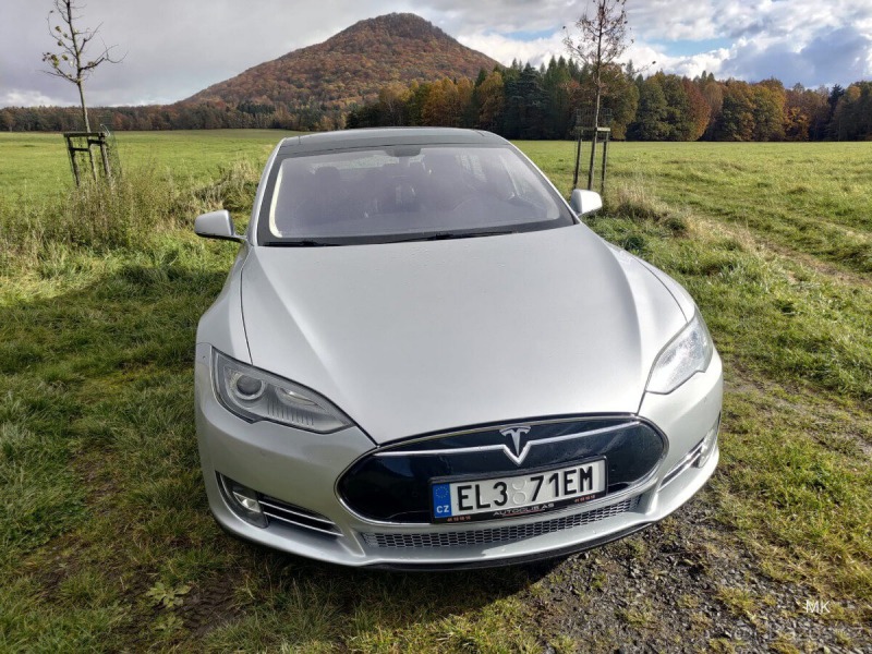 Tesla Model S P85 Signature (2013)
