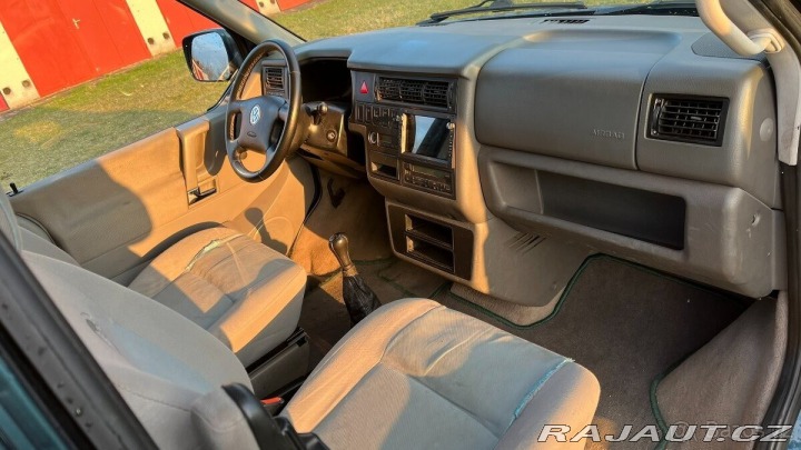 Volkswagen California 2,5   Generation 111kW r. 2000