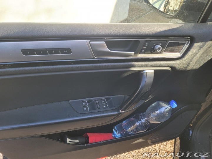 Volkswagen Touareg 3,0   TDi V6 193kw 4M R-L 2015