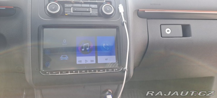 Volkswagen Touran 1,6   tdi dsg 2011