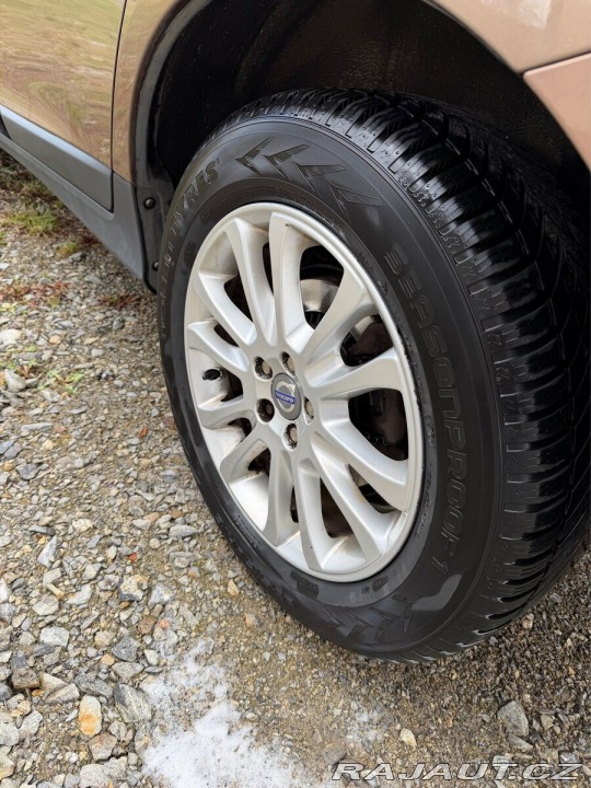 Volvo XC60 2,4   AWD, 120 kW, manuál 2009