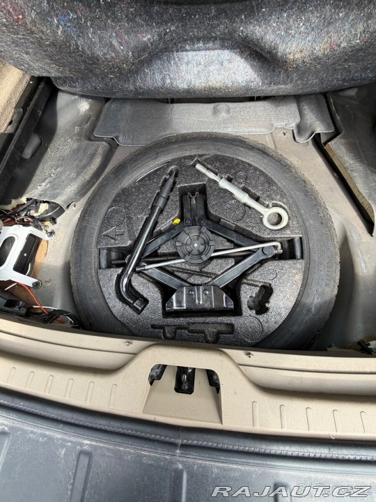 Volvo XC60 2,4   AWD, 120 kW, manuál 2009