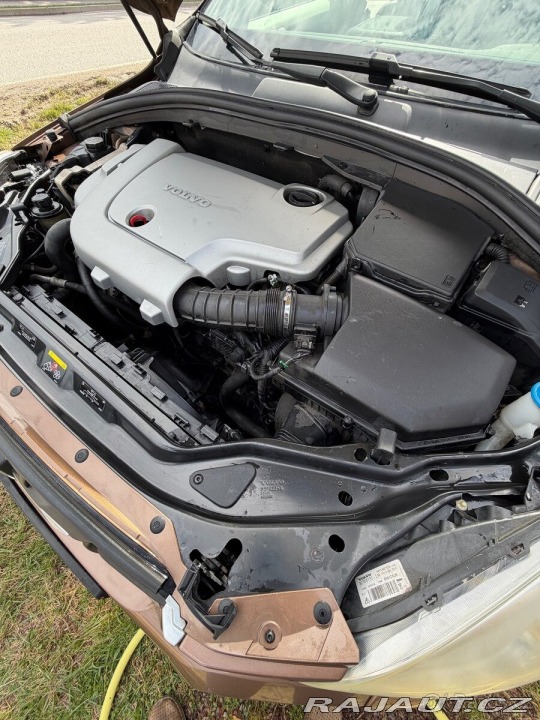 Volvo XC60 2,4   AWD, 120 kW, manuál 2009