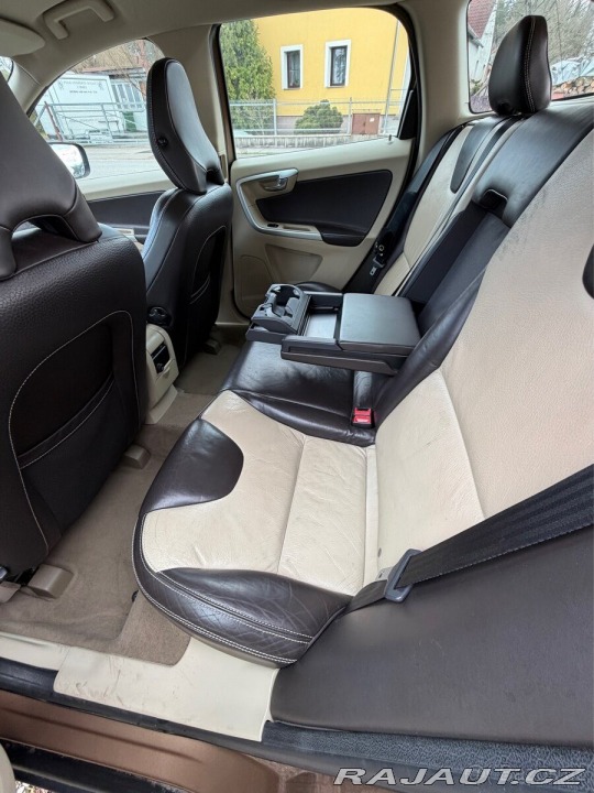 Volvo XC60 2,4   AWD, 120 kW, manuál 2009