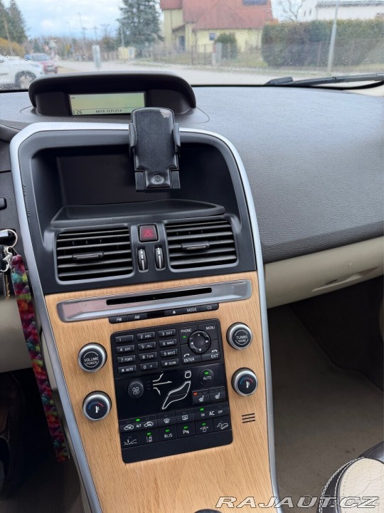 Volvo XC60 2,4   AWD, 120 kW, manuál 2009