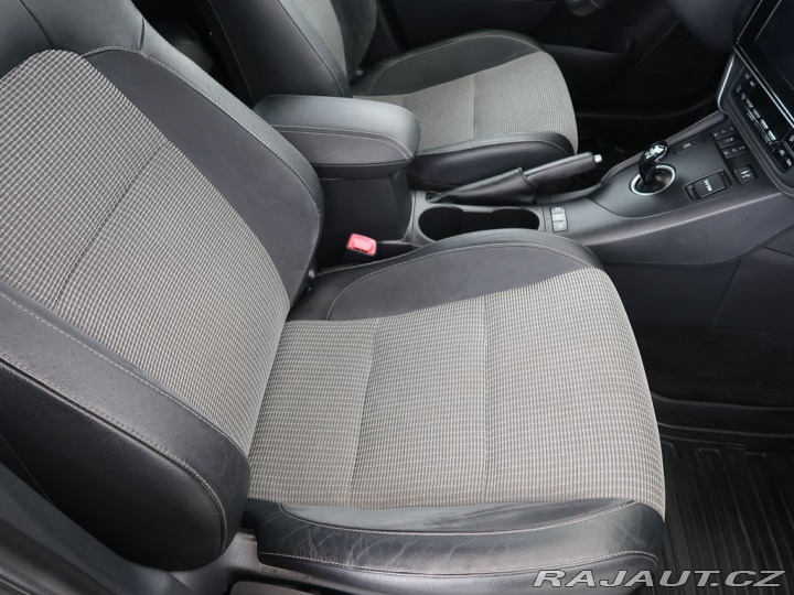 Toyota Auris 1.8Hybrid,CZ,1Maj,Executi 2015