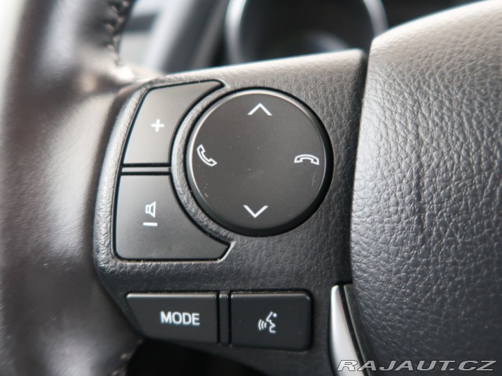 Toyota Auris 1.8Hybrid,CZ,1Maj,Executi 2015