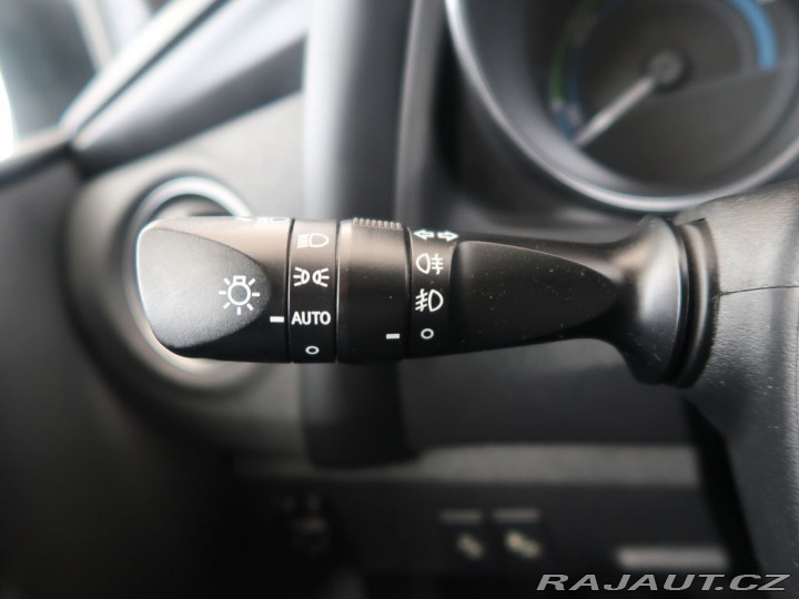 Toyota Auris 1.8Hybrid,CZ,1Maj,Executi 2015