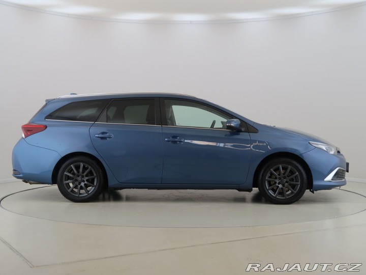 Toyota Auris 1.8Hybrid,CZ,1Maj,Executi 2015