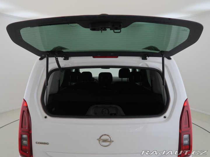 Opel Combo 1.5CDTI,96kW,CZ,DPH,Tažné 2022