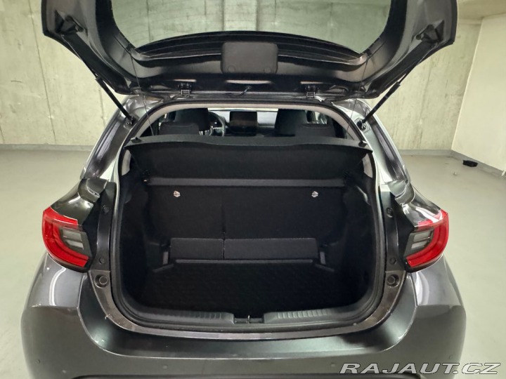 Toyota Yaris STYLE 1.5 Hybrid e-CVT ST 2025