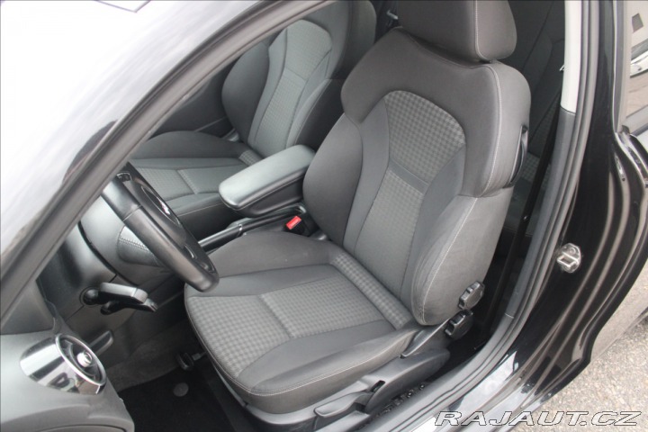 Audi A1 1,6 TDi 77kW Ambition 1800