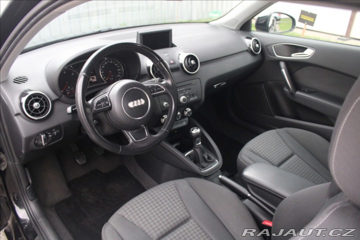 Audi A1 1,6 TDi 77kW Ambition 1800