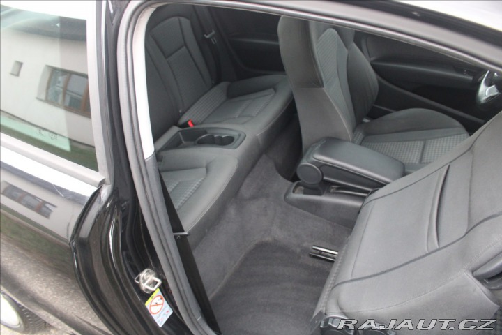 Audi A1 1,6 TDi 77kW Ambition 1800