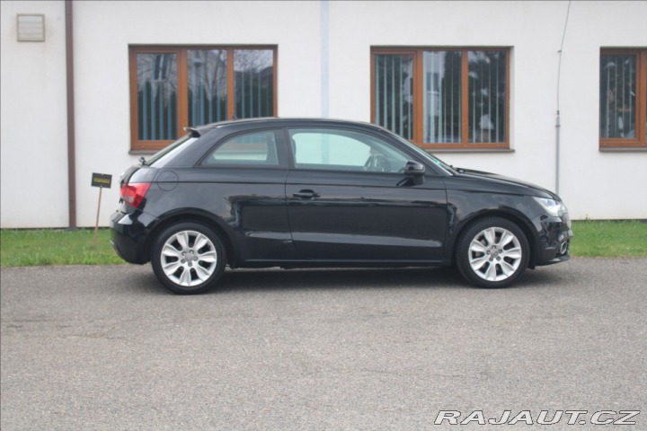 Audi A1 1,6 TDi 77kW Ambition 1800