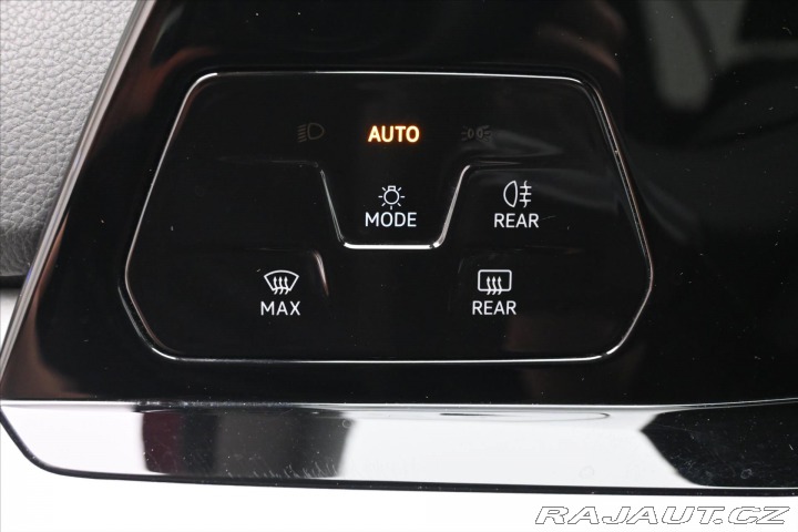 Volkswagen Golf 2,0 TDI 110kW DSG Life Zá 2023
