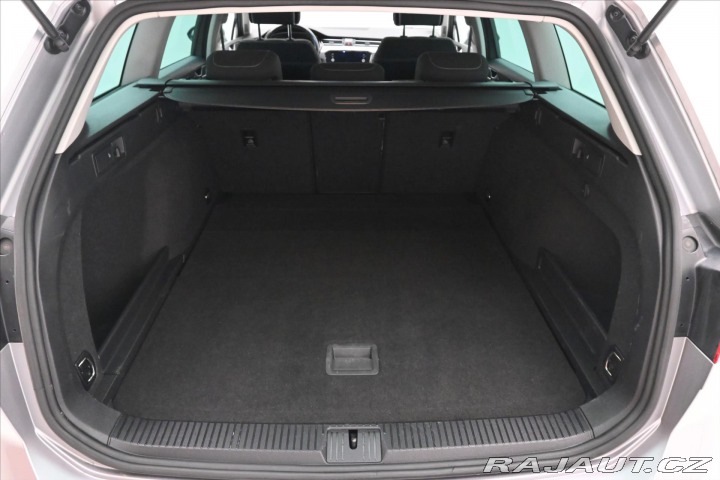 Volkswagen Passat 2,0 TDI 110kW DSG Busines 2023