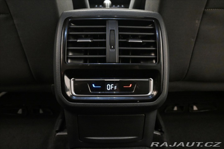 Volkswagen Passat 2,0 TDI 110kW DSG Busines 2023