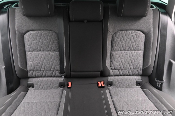 Volkswagen Passat 2,0 TDI 110kW DSG Busines 2023