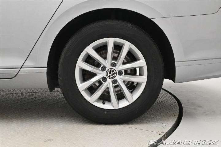 Volkswagen Passat 2,0 TDI 110kW DSG Busines 2023