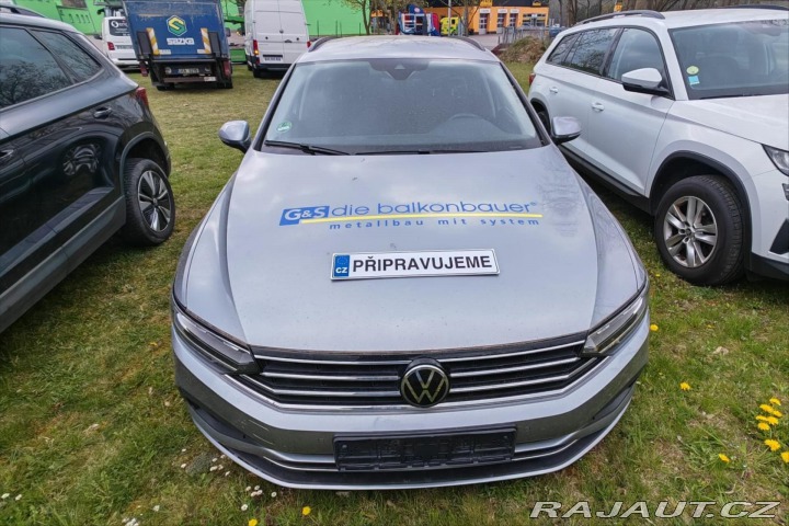 Volkswagen Passat 2,0 TDI 110kW DSG Busines 2023