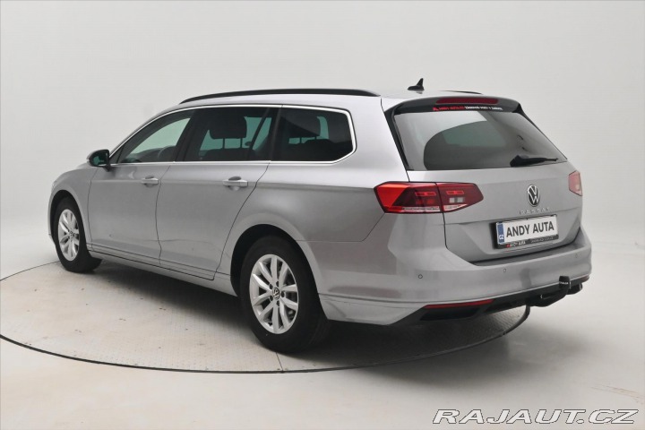 Volkswagen Passat 2,0 TDI 110kW DSG Busines 2023