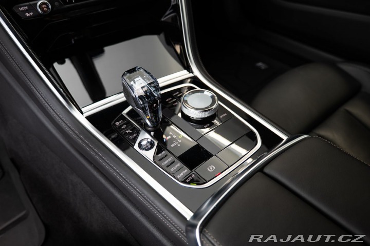 BMW M8 i xDrive Coupé Původ ČR/1 2019