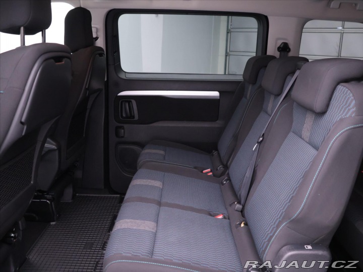 Peugeot Traveller 2,0 HDi 106kW CZ L2 8-Mís 2022