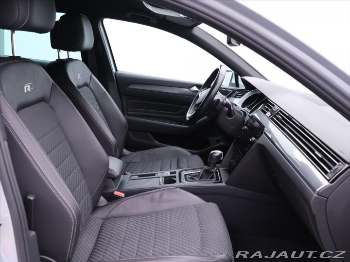 Volkswagen Passat 2,0 TDI 110kW DSG R-line 2022