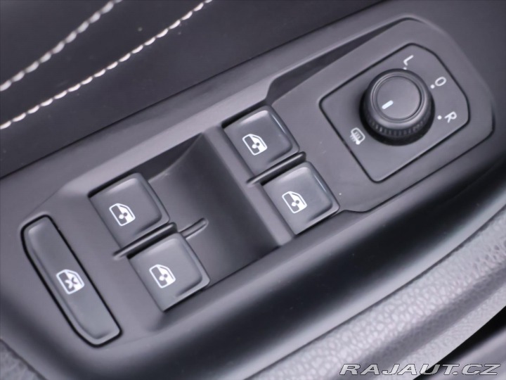 Volkswagen Passat 2,0 TDI 110kW DSG R-line 2022