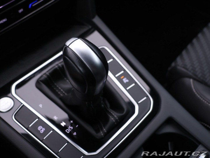 Volkswagen Passat 2,0 TDI 110kW DSG R-line 2022