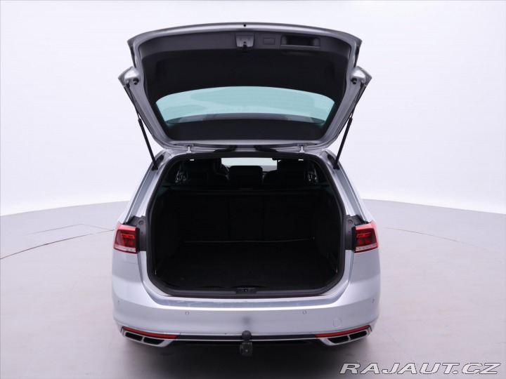 Volkswagen Passat 2,0 TDI 110kW DSG R-line 2022