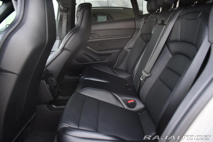 Porsche Taycan CROSS TURISMO REZERVACE 2021
