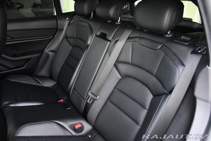 Porsche Taycan CROSS TURISMO REZERVACE 2021