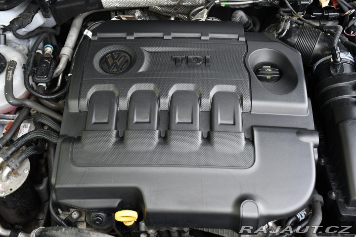 Volkswagen Passat 2.0TDi HIGHLINE DSG ACC Č 2019