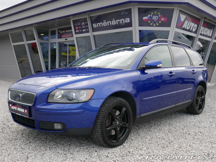Volvo V50 2,5 T5 162kW REZERVACE 2005