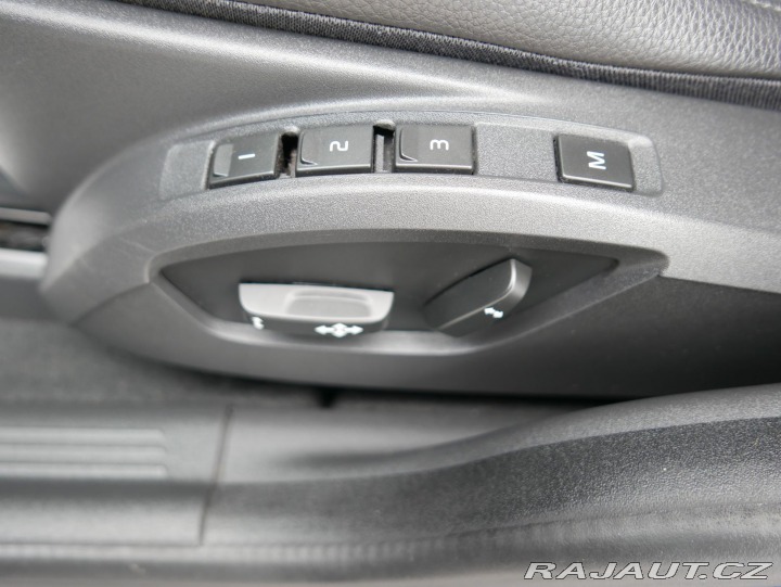 Volvo V50 2,5 T5 162kW REZERVACE 2005