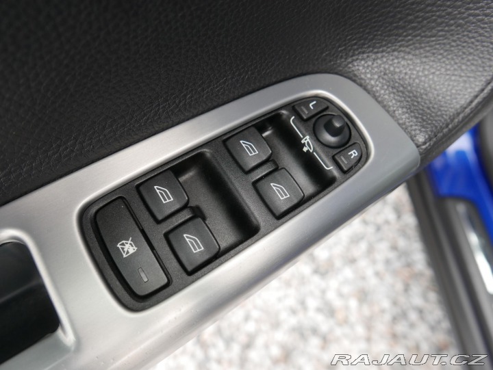 Volvo V50 2,5 T5 162kW REZERVACE 2005