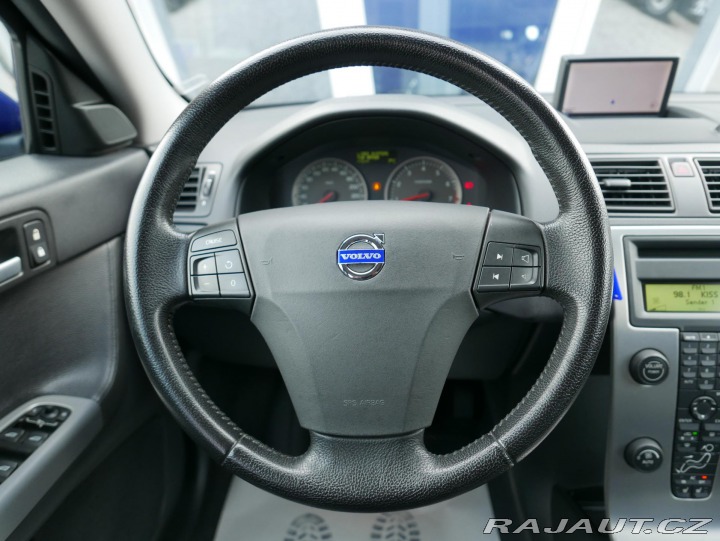 Volvo V50 2,5 T5 162kW REZERVACE 2005