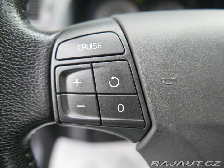 Volvo V50 2,5 T5 162kW REZERVACE 2005