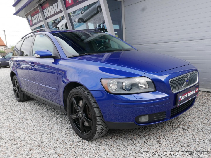 Volvo V50 2,5 T5 162kW REZERVACE 2005