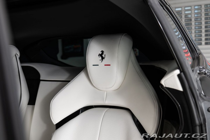 Ferrari Purosangue Pano/LIFT/Masáž/Ventilace 2026