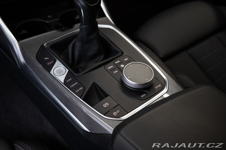 BMW 3 d Touring Manuál 2022