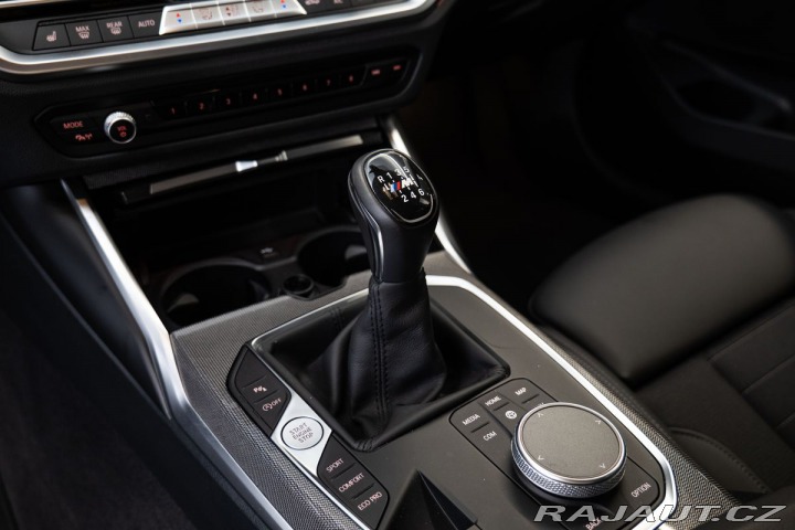 BMW 3 d Touring Manuál 2022