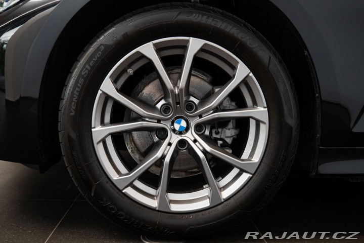 BMW 3 d Touring Manuál 2022