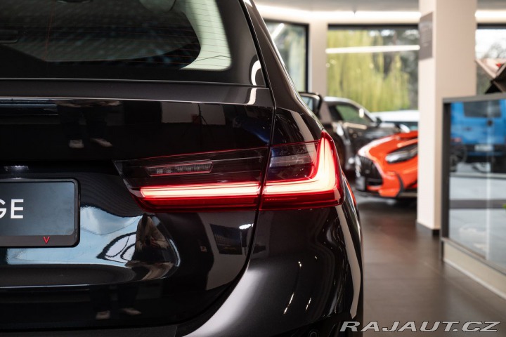 BMW 3 d Touring Manuál 2022