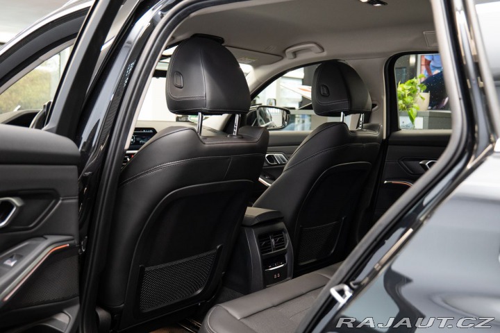 BMW 3 d Touring Manuál 2022