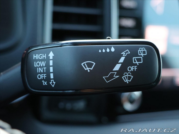 Škoda Karoq 2,0 TDI 4x4 DSG Sportline 2025