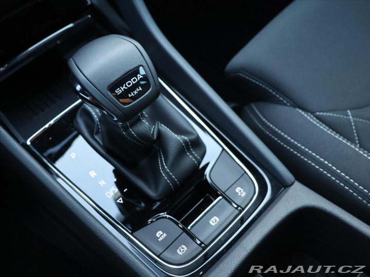 Škoda Karoq 2,0 TDI 4x4 DSG Sportline 2025