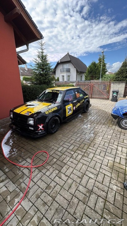 Opel Kadett Závodní auto 1800